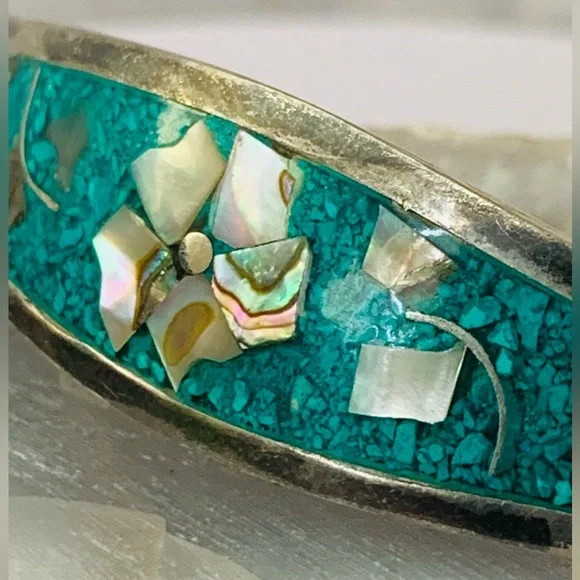 Taxco Sterling Silver Bracelet with Mother of Pearl and Crushed Malachite Inlay - Picture 2 of 9